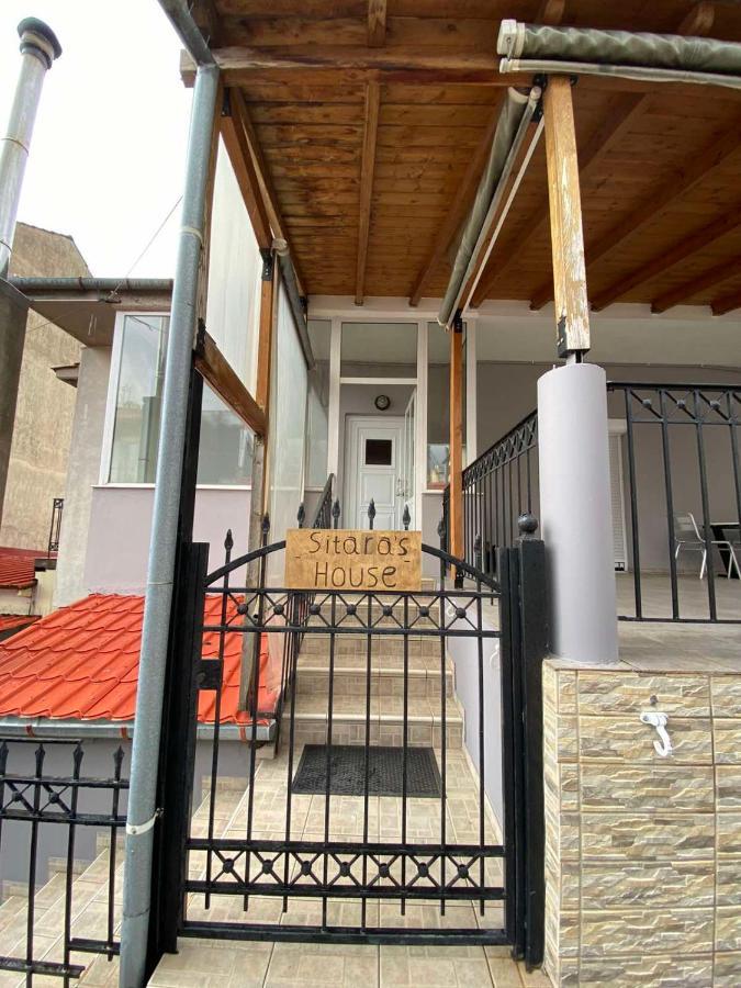 Apartamento Sitara'S House Karpenísion Exterior foto